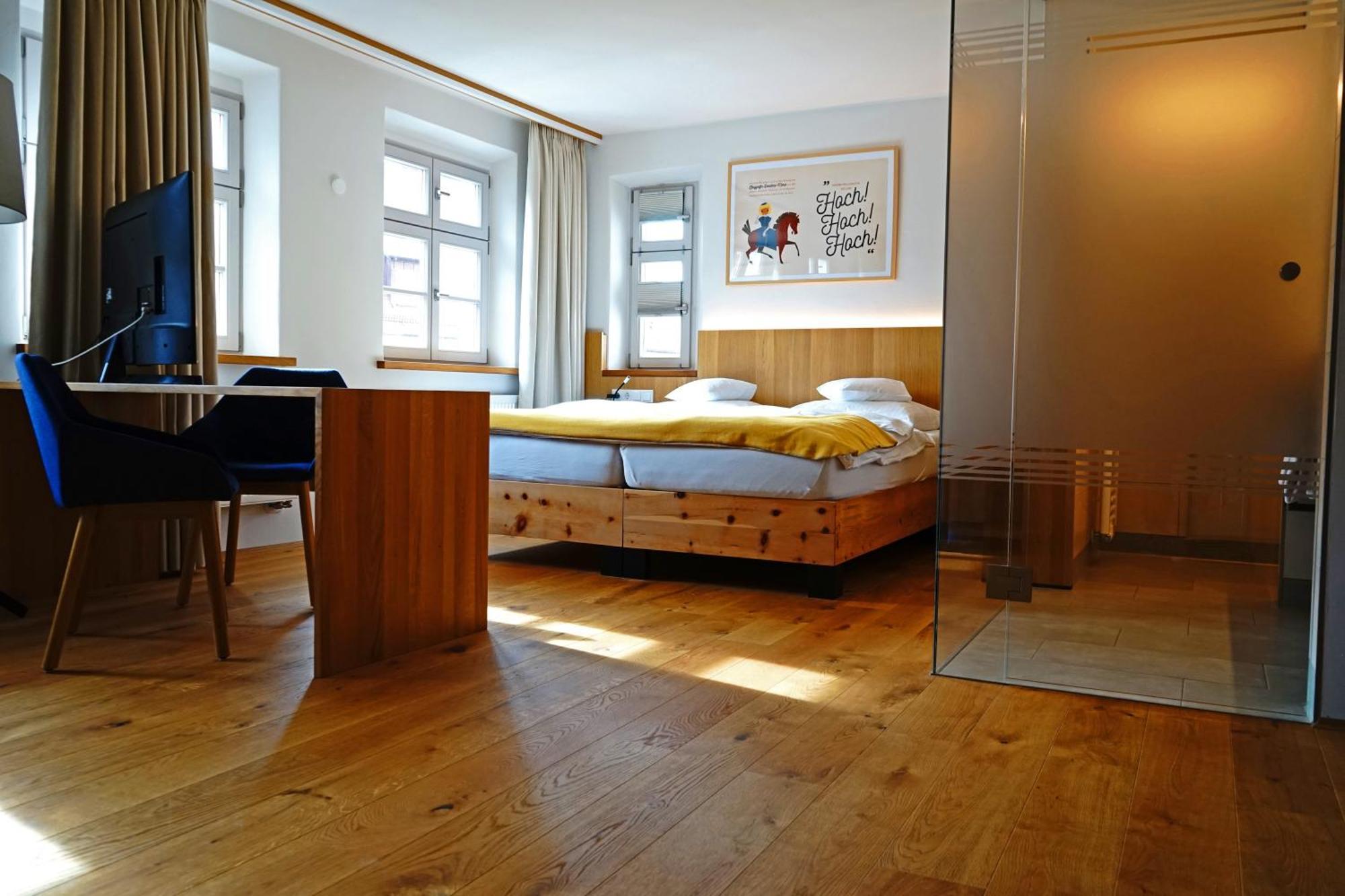 Hotel Zum Schwarzen Ross Und Gutmann Zur Post Hilpoltstein Buitenkant foto
