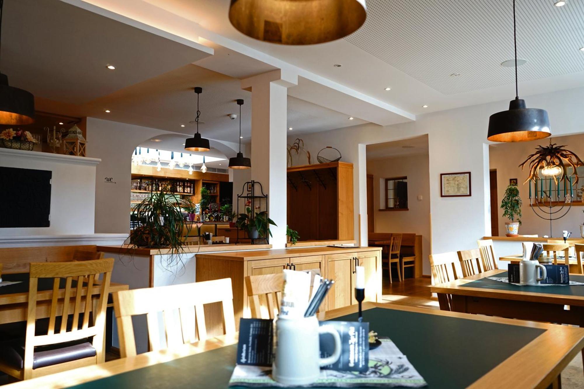 Hotel Zum Schwarzen Ross Und Gutmann Zur Post Hilpoltstein Buitenkant foto