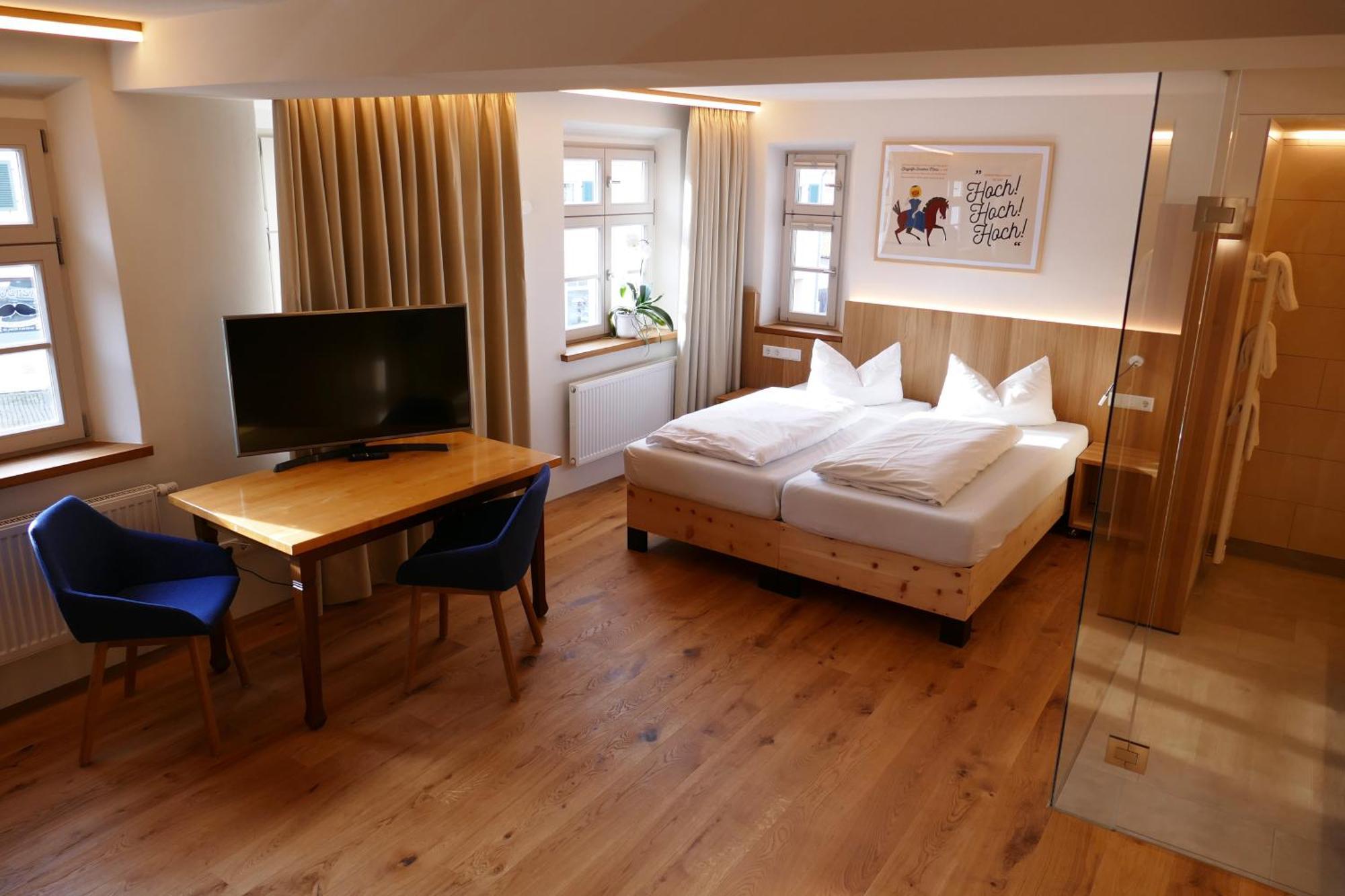Hotel Zum Schwarzen Ross Und Gutmann Zur Post Hilpoltstein Buitenkant foto