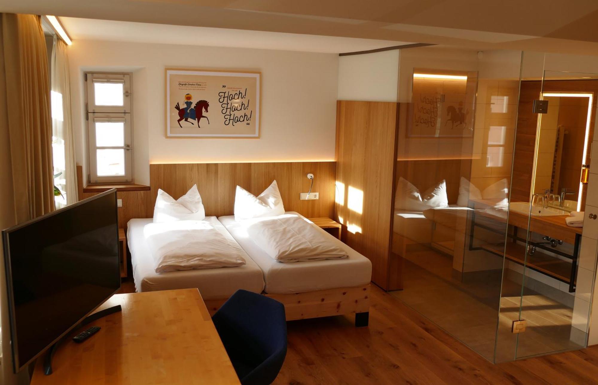 Hotel Zum Schwarzen Ross Und Gutmann Zur Post Hilpoltstein Buitenkant foto