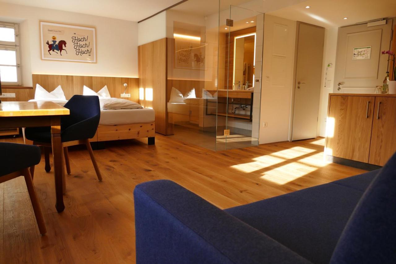 Hotel Zum Schwarzen Ross Und Gutmann Zur Post Hilpoltstein Buitenkant foto